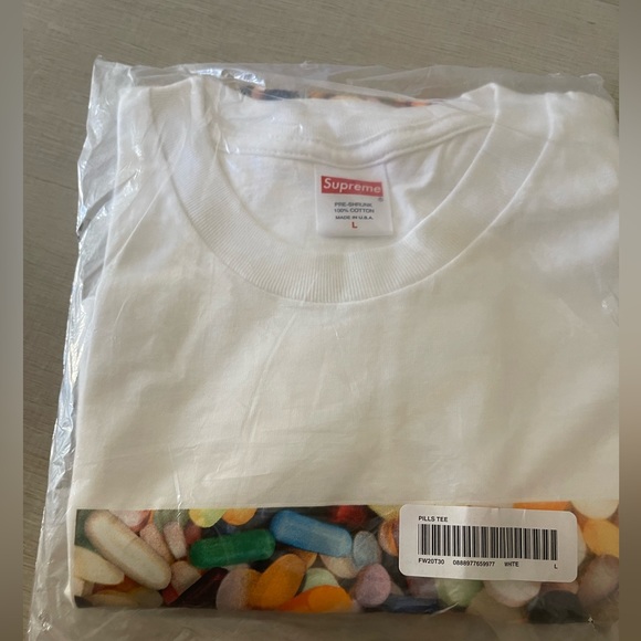 Authentic, dead stock  Supreme Pill Tshirt Large. Brand new and unopened bag - Picture 4 of 4